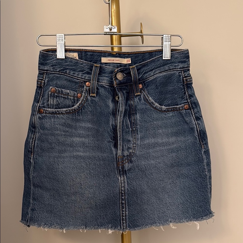 Levi’s Premium Ribcage Skirt